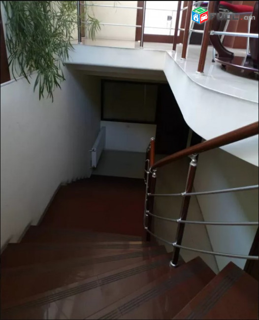 LA08062  Վարձով 180 քմ. գրասենյակային տարածք Այգեձորի փողոցում