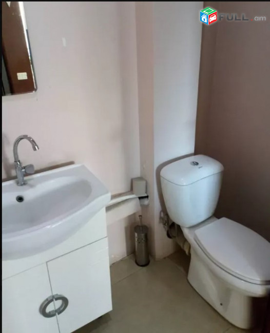 LA08062  Վարձով 180 քմ. գրասենյակային տարածք Այգեձորի փողոցում