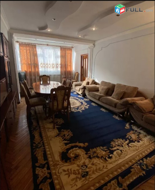 LA08095 Վարձով 3 սենյականոց բնակարան Ամիրյան փողոցում