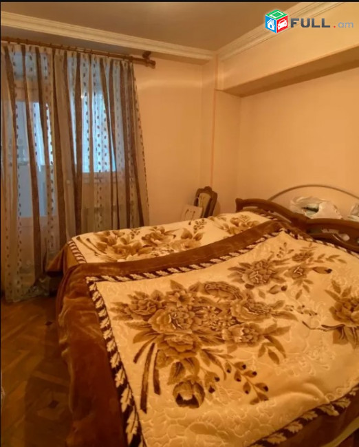 LA08095 Վարձով 3 սենյականոց բնակարան Ամիրյան փողոցում