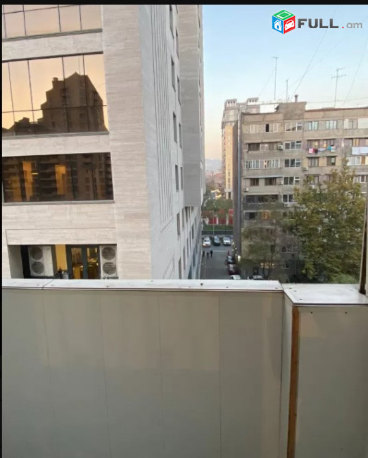LA08095 Վարձով 3 սենյականոց բնակարան Ամիրյան փողոցում