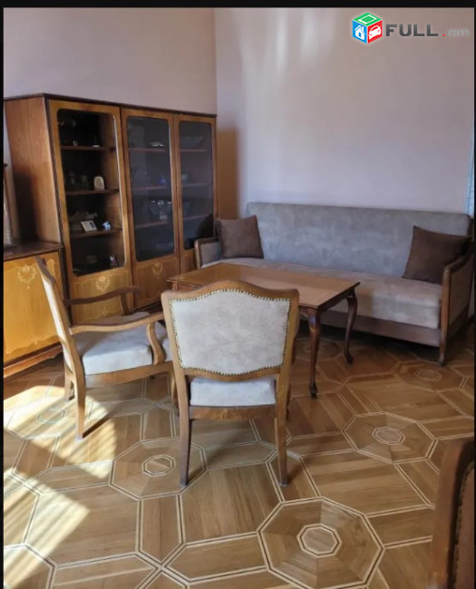 LA08096 Վարձով 3 սենյականոց բնակարան Վարդանանց փողոց , Վերնիսաժի մոտ