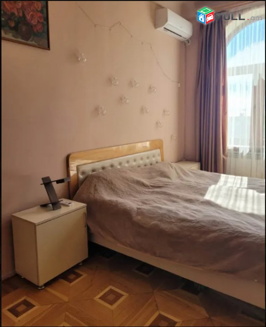LA08096 Վարձով 3 սենյականոց բնակարան Վարդանանց փողոց , Վերնիսաժի մոտ