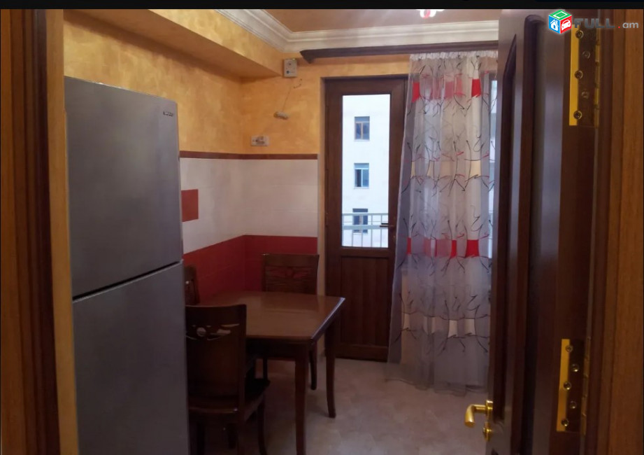 LA08097 Վարձով 3 սենյականոց բնակարան Պուշկինի փողոցում 