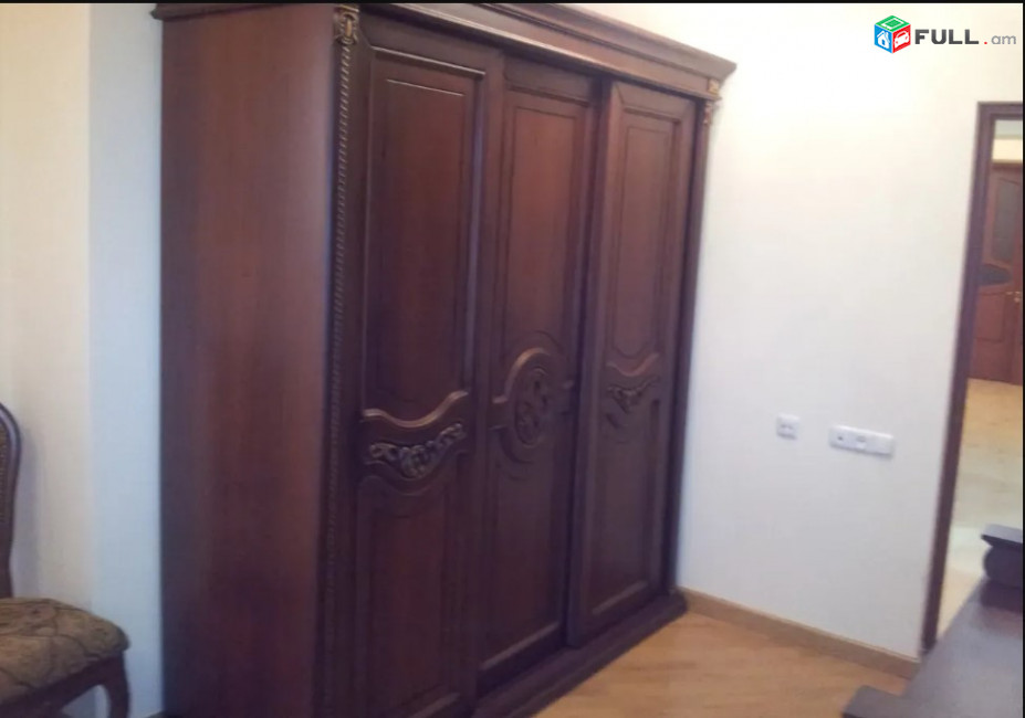 LA08097 Վարձով 3 սենյականոց բնակարան Պուշկինի փողոցում 