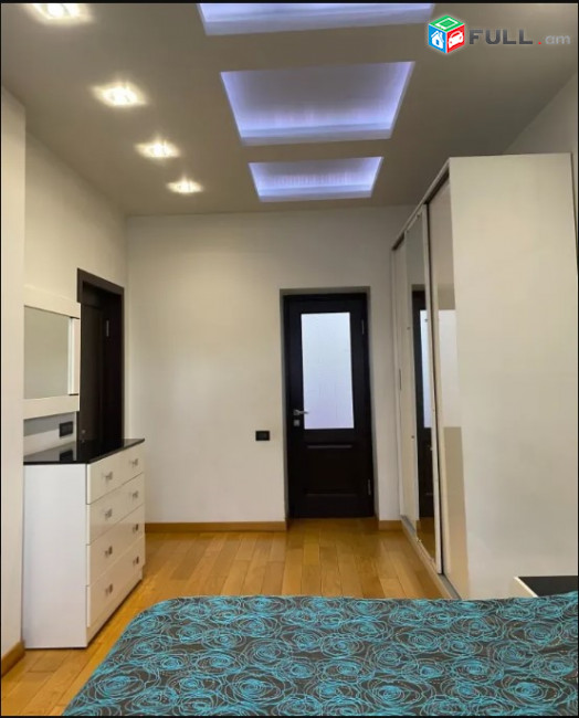 LA08001 Վարձով 3 սենյականոց բնակարան Մեսրոպ Մաշտոցի պողոտայում