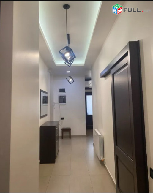 LA08001 Վարձով 3 սենյականոց բնակարան Մեսրոպ Մաշտոցի պողոտայում