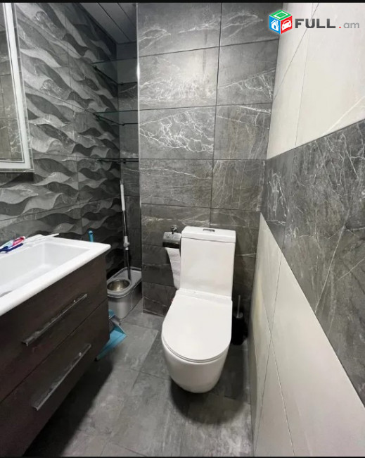 LA08224  Վարձով 4 սենյականոց բնակարան  Մաշտոցի պողոտայում