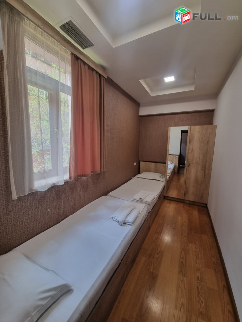 LA08226 Օրավարձով 4 սենյականոց բնակարան Աբովյան փողոց , Կինո Մոսկվայի մոտ նորակառույց շենք