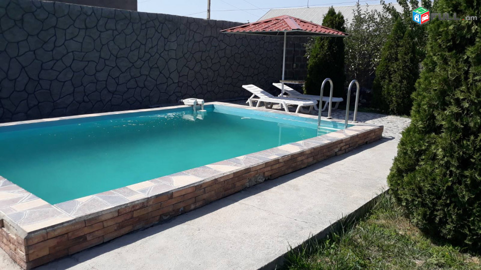 LA08240 Վարձով 4 սենյականոց 1 հարկանի քարե տուն, Երևանյան փողոցի 1-ին նրբանցք Մերձավանում,