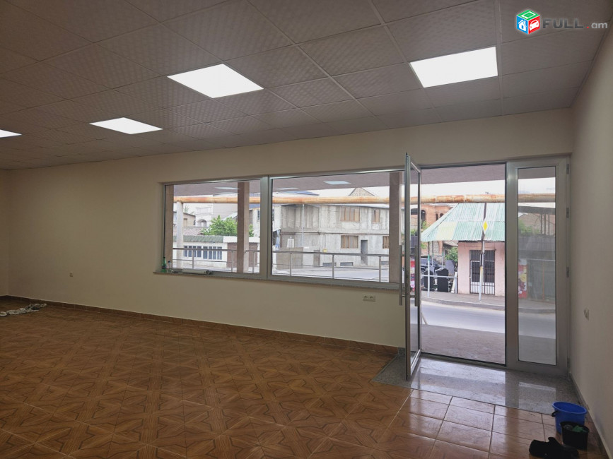 LA08272 Վարձով 90 քմ տարածք Էրեբունի փողոցում