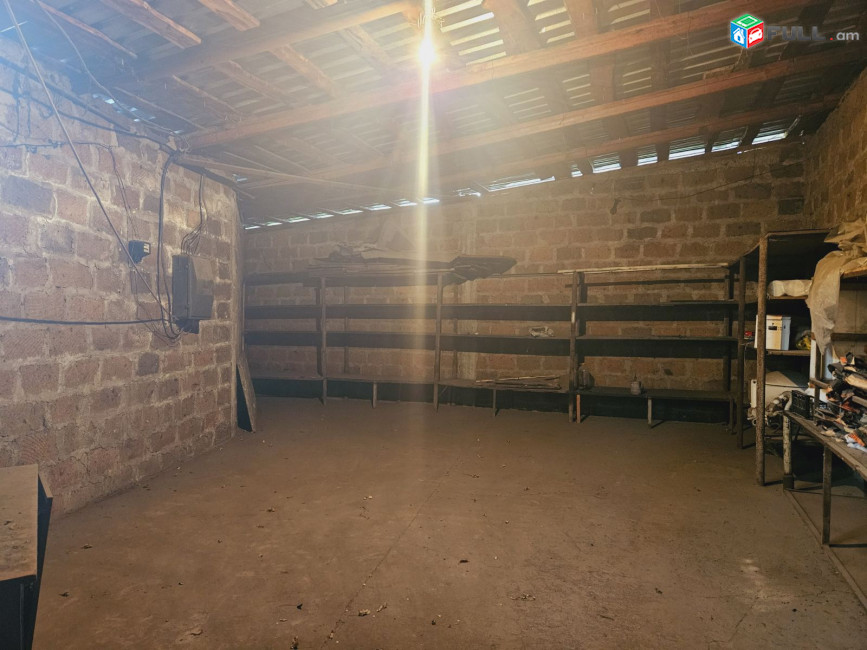 LA08272 Վարձով 90 քմ տարածք Էրեբունի փողոցում
