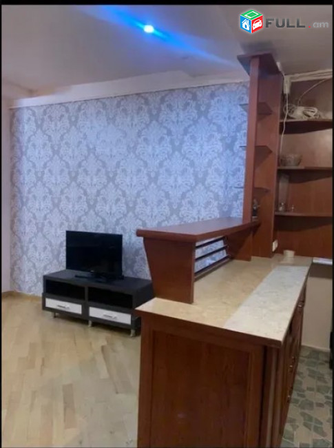 LA08293 Վարձով 2 սենյականոց բնակարան Ամիրյան փողոցում