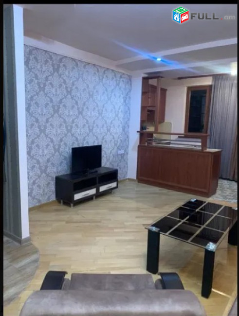 LA08293 Վարձով 2 սենյականոց բնակարան Ամիրյան փողոցում