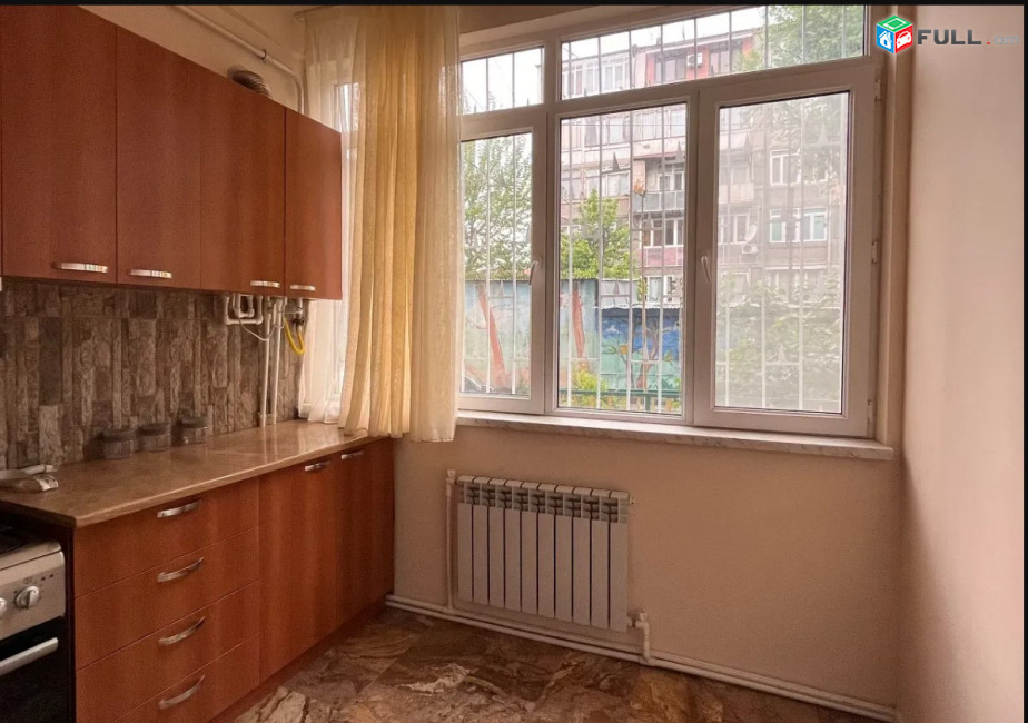 LA08315 Վարձով 3 սենյականոց բնակարան Հրաչյա Քոչար փողոցում