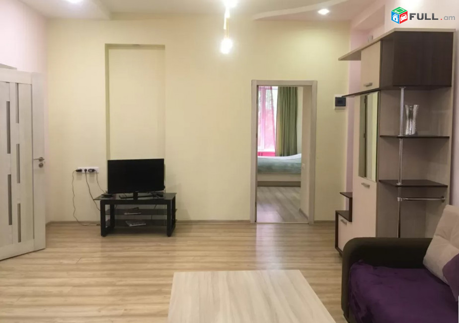 LA08324 Օրավարձով 2 սենյականոց բնակարան Մարշալ Բաղրամյան պողոտայում