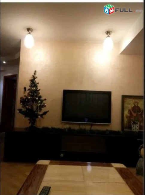 LA08335 Վարձով 3 սենյականոց բնակարան Սիմոն Վրացյանի փողոցում