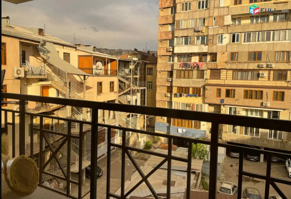 LA08343 Վարձով 3 սենյականոց բնակարան  Նալբանդյան, Թումանյան փողոց 