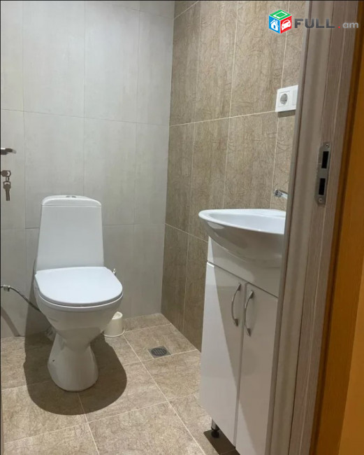 LA08380 Վարձով 3 սենյականոց բնակարան Վերին Անտառային փողոց , նորակառույց շենքում 