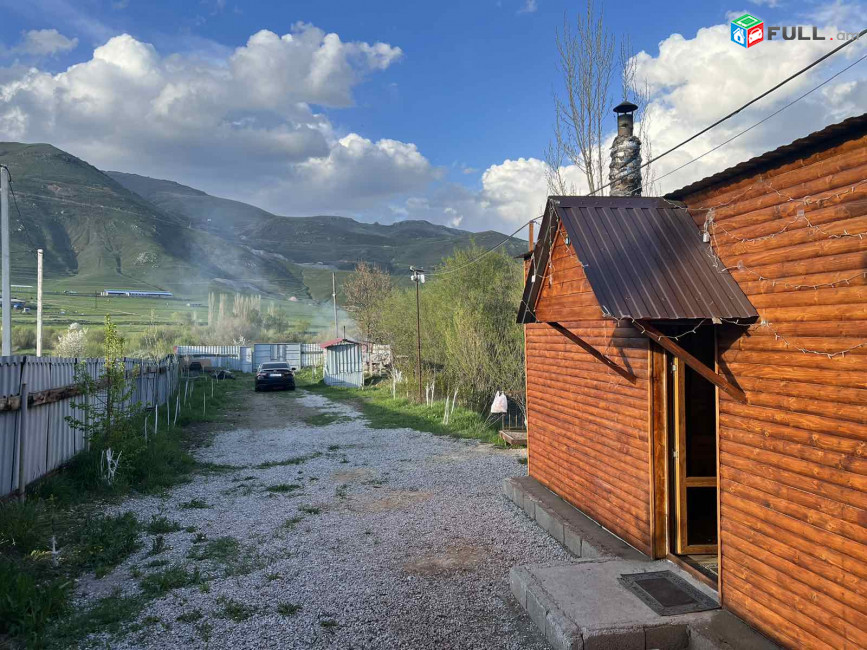 LA08368 Օրավարձով 4 սենյականոց առանձնատուն Հանքավանում 