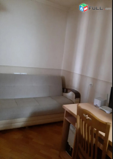 LA08403 Վարձով 4 սենյականոց բնակարան Արցախի փողոց