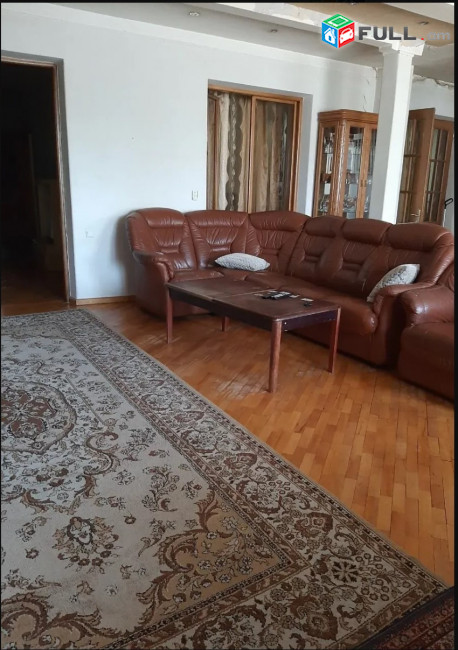 LA08403 Վարձով 4 սենյականոց բնակարան Արցախի փողոց