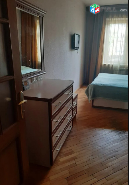 LA08403 Վարձով 4 սենյականոց բնակարան Արցախի փողոց
