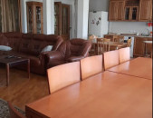 LA08403 Վարձով 4 սենյականոց բնակարան Արցախի փողոց