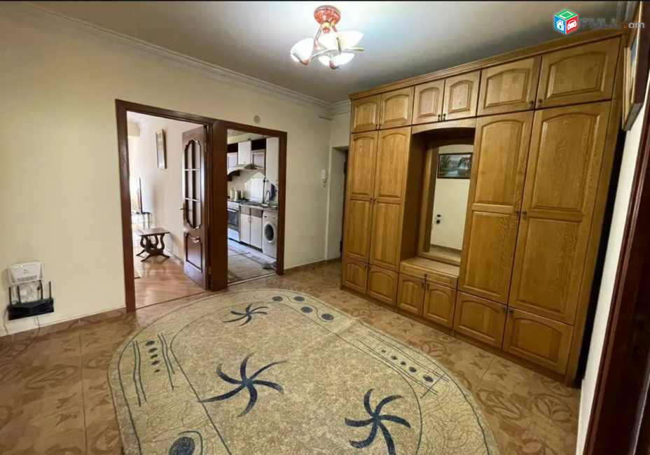 LA08407 Վարձով 3 սենյականոց բնակարան Սունդուկյան փողոցում 