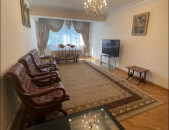 LA08407 Վարձով 3 սենյականոց բնակարան Սունդուկյան փողոցում 