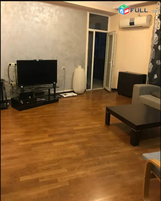 LA08422 Վարձով  3 սենյականոց բնակարան Լենինգրադյան փողոց , նորակառույց շենք