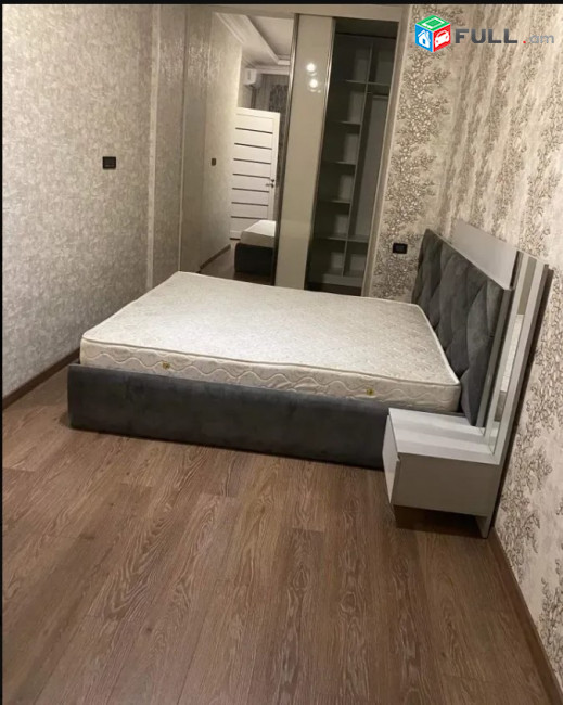LA08425 Վարձով 3 սենյականոց բնակարան Ֆուչիկի փողոց , նորակառույց շենք
