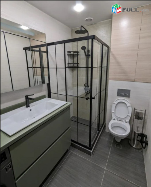 LA08423 Վարձով 3 սենյականոց բնակարան Վաղարշյան փողոցում 