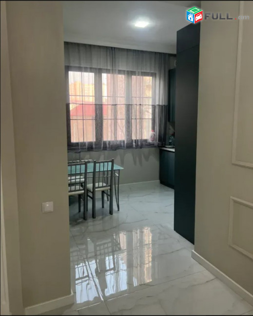LA08437 Վարձով 3 սենյականոց բնակարան Պուշկին փողոցում 