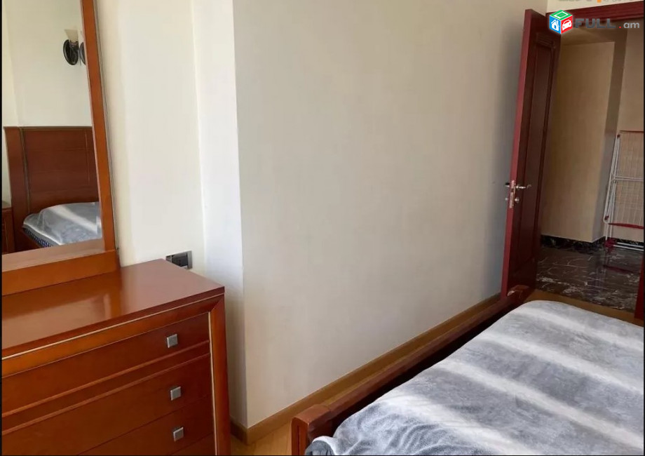 LA08440 Վարձով 4 սենյականոց բնակարան Աբովյան փողոց , Հյուսիսային պողոտայի մոտ 
