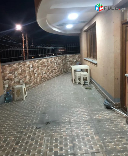 LA08467 Վարձով 3 սենյականոց բնակարան  Վահրամ Փափազյան , նորակառույց շենքում 