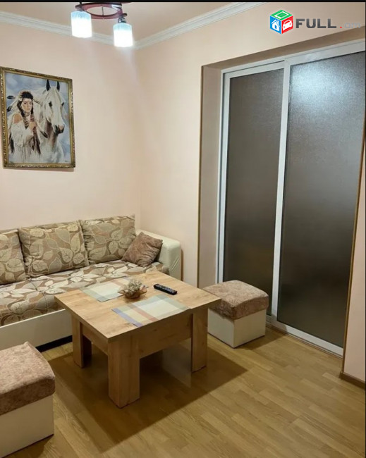 LA08482 Վարձով 2 սենյականոց բնակարան Վաղարշյան փողոցում 