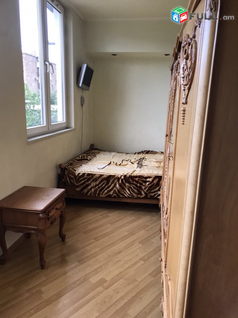LA08459 Վարձով 2 սենյականոց բնակարան Արամ Խաչատրյան փողոցում