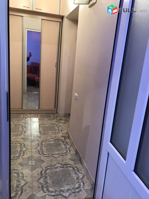 LA08459 Վարձով 2 սենյականոց բնակարան Արամ Խաչատրյան փողոցում