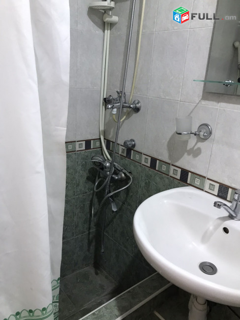 LA08459 Վարձով 2 սենյականոց բնակարան Արամ Խաչատրյան փողոցում