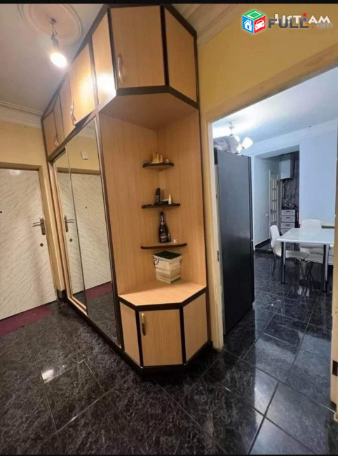 LA08515  Վարձով 3 սենյականոց բնակարան Լենինգրադյան փողոց , Համալիրի դիմաց