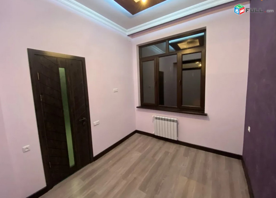 LA08539 Վարձով 3 սենյականոց բնակարան նաև գրասենյակ  Վարդանանց փողոցում