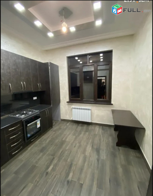 LA08539 Վարձով 3 սենյականոց բնակարան նաև գրասենյակ  Վարդանանց փողոցում