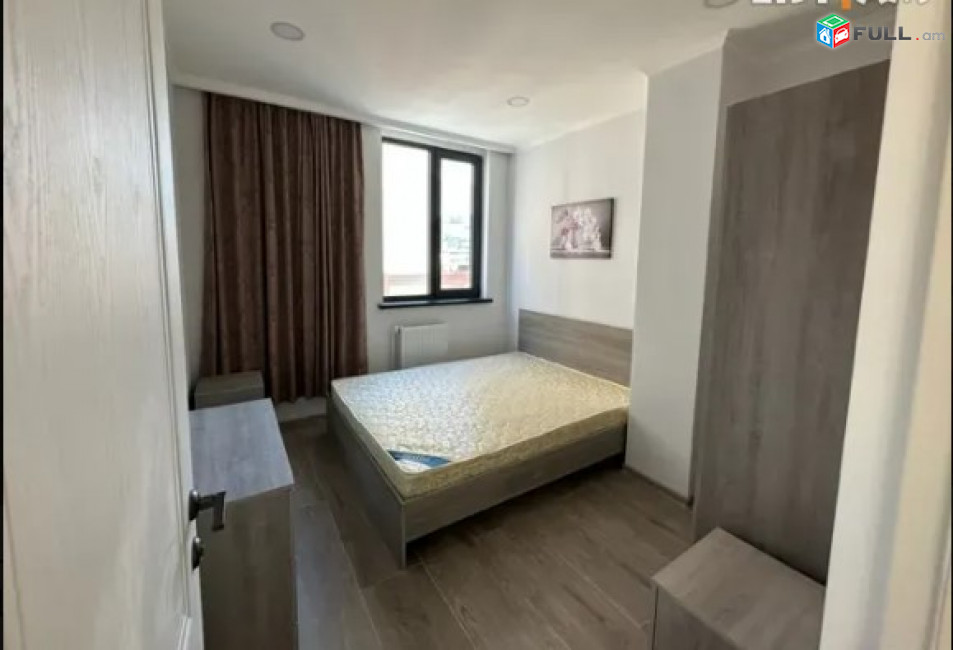 LA08541 Վարձով 3 սենյականոց բնակարան Հանրապետության փողոց,  նորակառույց շենքում