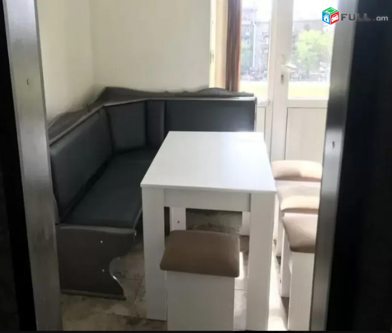 LA08575 Վարձով 2 սենյականոց բնակարան Բագրատունյաց փողոցում, 3 րդ մաս