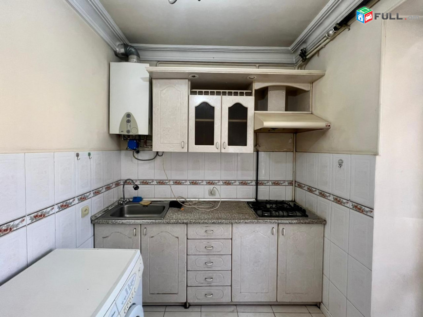 LA08577 Վարձով 3 սենյականոց բնակարան Մամիկոնյան փողոցում 