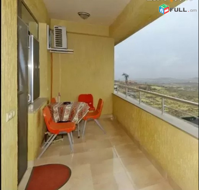 LA08646 Վարձով 3 սենյականոց  բնակարան  Ծիծեռնակաբերդի խճուղի,նորակառույց շենքում,