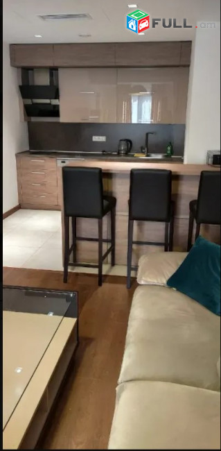 LA08648  Վարձով 2 սենյականոց բնակարան Բյուզանդի փողոց , նորակառույց շենքում 