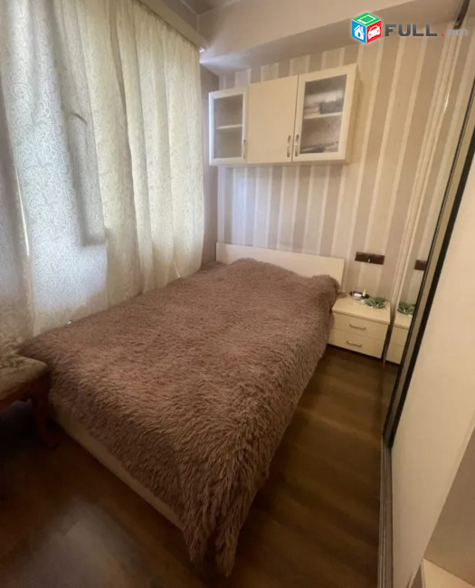 LA08613 Վարձով 2 սենյականոց բնակարան Խանջյան փողոցում 