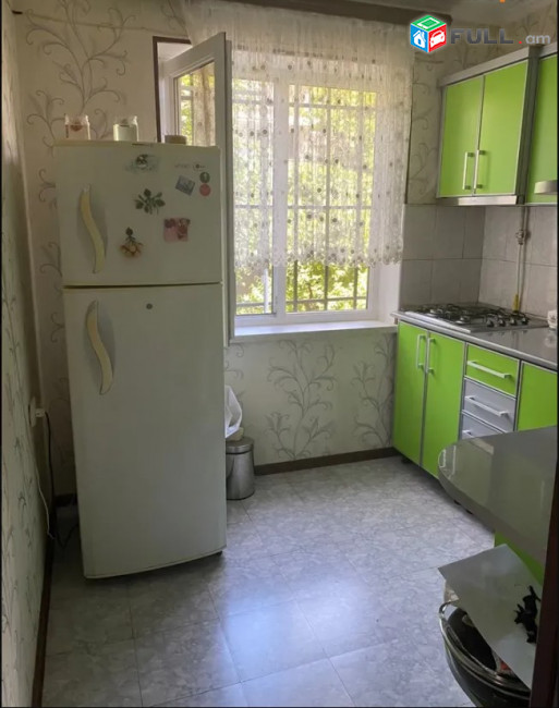 LA08668 Վարձով 3 սենյականոց բնակարան Եղիշե Թադևոսյան փողոց
